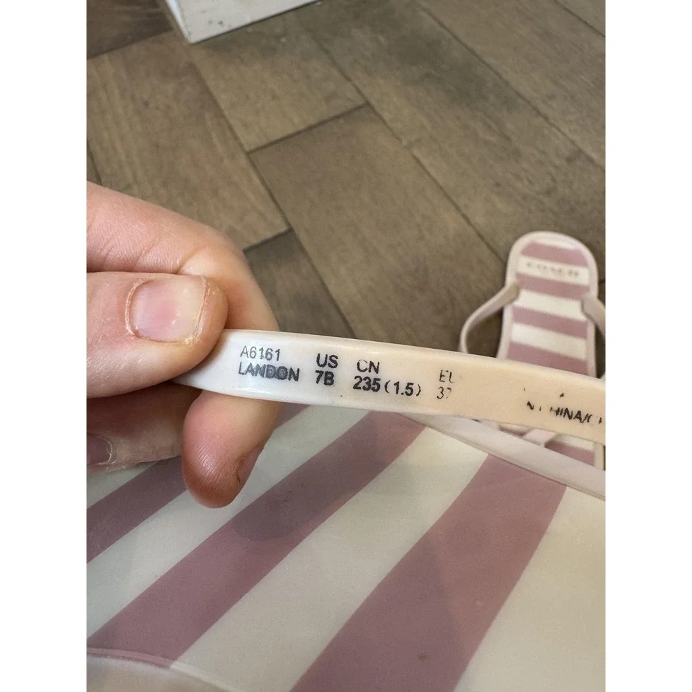 Coach Sandals Womens Size 7 Pink White Landon Jelly Bow Thong‎ Flip Flops EU 37 - Picture 3 of 7